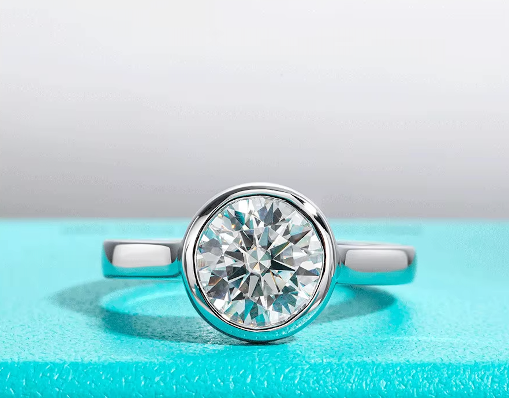 Moissanite Bezel Enagement Ring